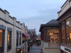 -王府井奥莱临潼小镇(临潼店)