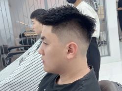 -尤司男士国潮理发馆