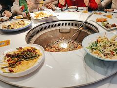-雪乡人家东北菜·铁锅炖一切(高斯路店)