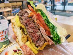 肉超级厚-HELLO 27 意面·沙拉·帕尼尼