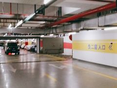 -华泰中心-停车场