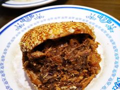 烧饼夹烧牛羊肉-老爆肚满五香烧牛羊肉
