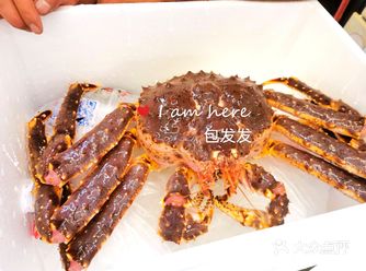 帝皇蟹一蟹两味：蟹脚清蒸，蟹肉咸鲜嫩，超爽口！