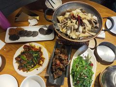 -隔壁老王·家常云南菜(花巷店)