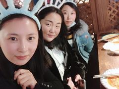 -老牌坊云南鱼豆花火锅(哈西万达店)