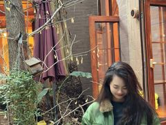 -月亮眼花园餐厅书吧酒吧