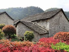 -高荡千年布依古寨旅游景区