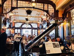 -Majestic Café