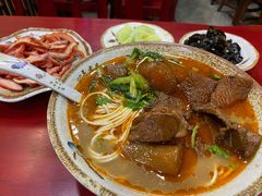 红烧牛三宝面-金杨拉面王小吃面馆·牛三宝面·红烧牛肉粉