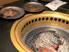 -山川小町·极番烧肉(新地假日广场店)