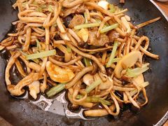 -阿瓦山寨·湘菜现炒·剁椒鱼头王(咸阳总店)