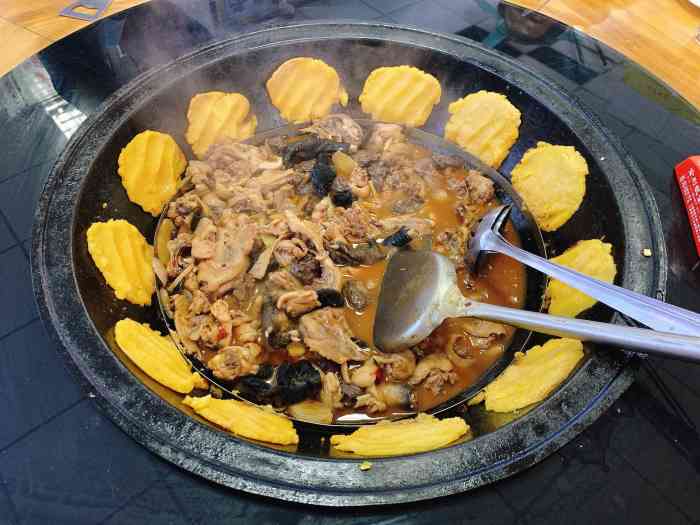 柴火湘味-"这家店我们经常会过来,柴火鸡的味道还是挺.