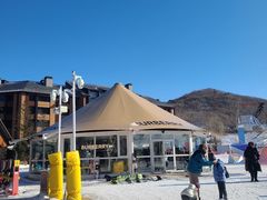 -中旅松花湖滑雪场