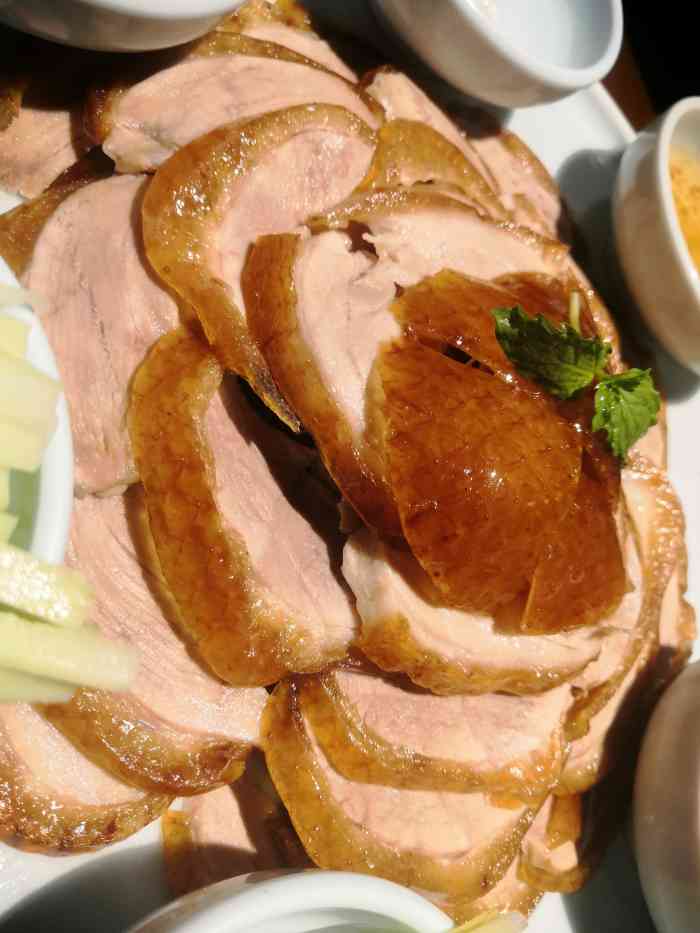 额娘春饼·烤鸭(益友店)-"中午去的,人不少已经排上号了,服务员显得.