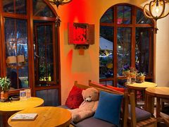 -月亮眼花园餐厅书吧酒吧