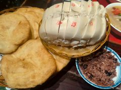 -蓝田九大碗民俗食府(蓝田店)