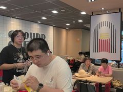 -麦当劳(轻轨曹杨路店)