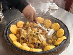 -粘豆包柴火铁锅炖