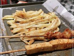 -何妹湿辣牛肉·粤式烧烤砂煲(桂雅路店)