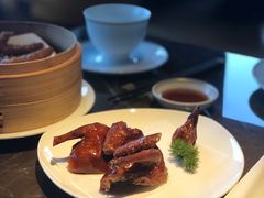 脆皮乳鸽-新荣记(BFC外滩金融中心店)