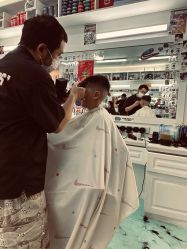 点击看大图 -DL BARBERSHOP男士理发店