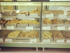 面包甜点陈列柜-上海哈尔滨食品厂(淮海中路店)