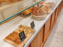 面包甜点陈列柜-分子跳动鲜活面包(五一大道店)