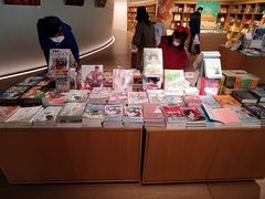 -新华文创·光的空间
