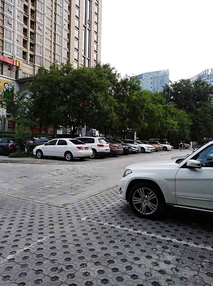 东直门银座mall停车场(东直门银座店)-"去过2次都上不去,停车场没有