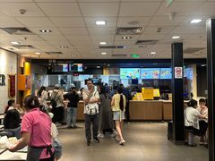 -麦当劳(上海虹桥站30B检票口楼上)