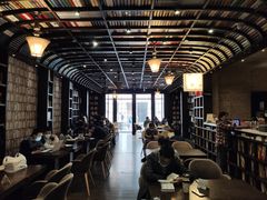 -钟书阁(松江泰晤士小镇店)