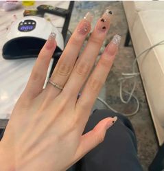 -悦指间美甲美睫