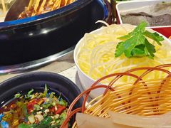 鸳鸯红汤-钢管厂歆瑞源油卤串串香(春熙路太古里店)