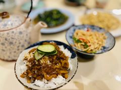 卤肉饭-吉事利茶餐厅