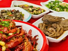 -呷呷好龙虾·湖南常德钵子菜·湘菜(公明天虹总店)