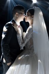 -Lady  Jane高端婚纱礼服馆