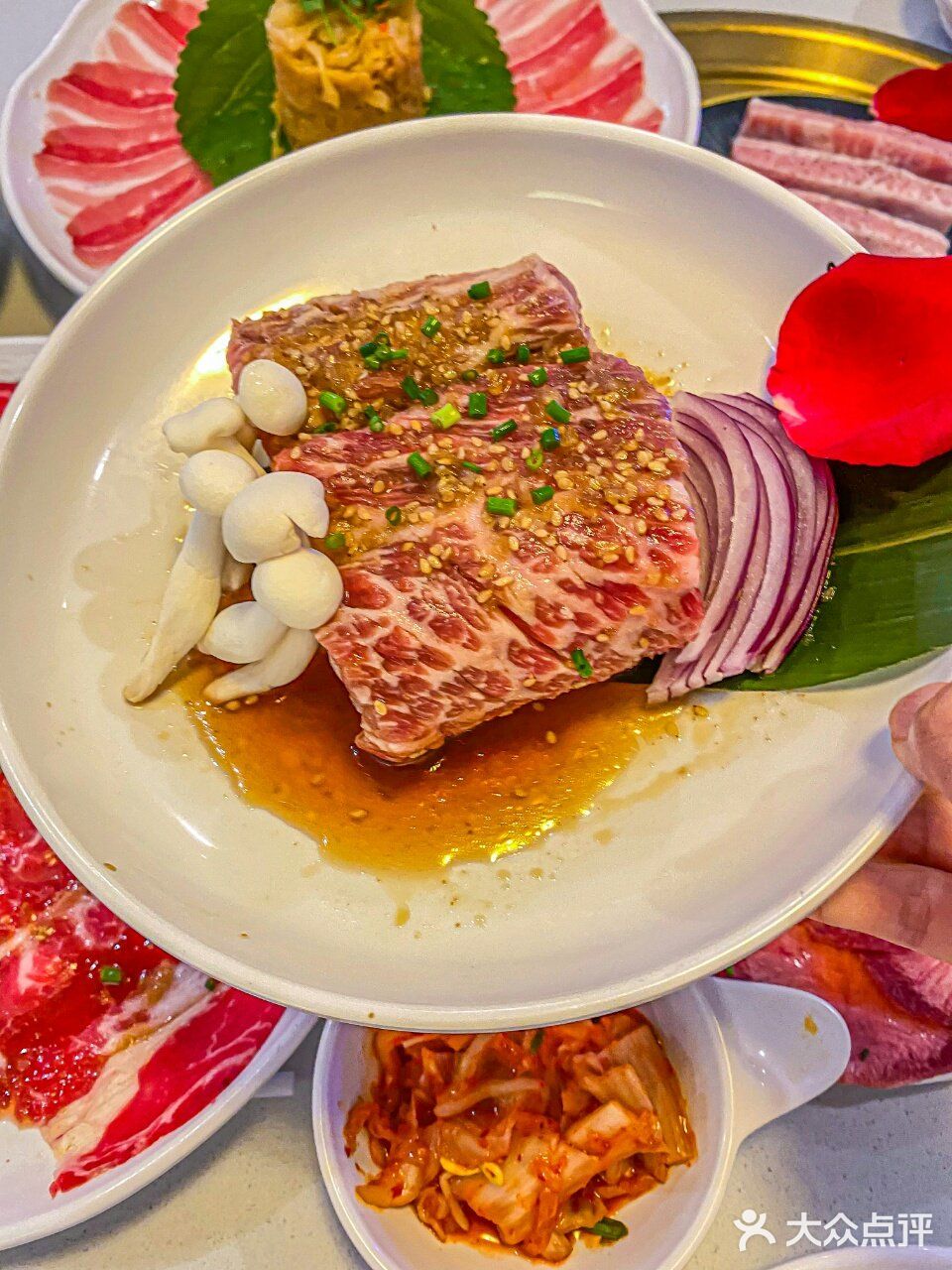 谁能够拒绝滋滋冒油的五花肉呢？！