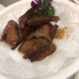 要经过一个婚宴大厅 我们去的时候正好有公司在搞活动