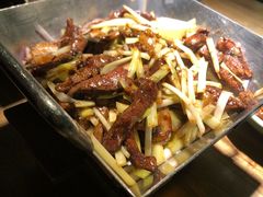 韭芽蘑菇炒猪肝-弄堂里(阿里西溪A区店)