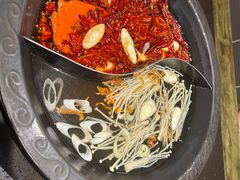 -宽板凳老灶火锅(台湾街店)