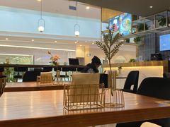 -POKEE VIA&Brunch·维娅(重庆来福士店)