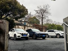 -尚城·利星停车场