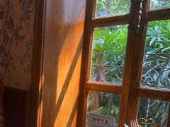 -秘密旅行Bonjour(黑金冠 江南西店)