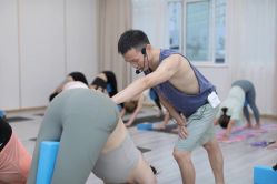 -亚太瑜伽普拉提学院