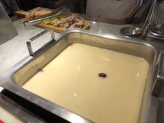 -尚尚仙·酸汤猪手·猪肚鸡火锅(华联万柳购物中心店)