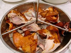 充满肉汁的大鸡腿子-五稻厨房粤西菜(新闻店)