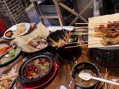 -何师烧烤Pro ·江湖川菜·小龙虾·精酿(太古里旗舰店)