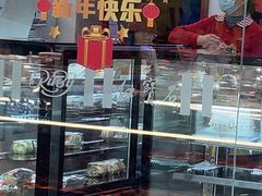 -红宝石·鲜奶小方·海派西点房(莘庄龙之梦店)