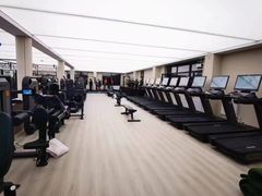 -鲸灵公元游泳中心