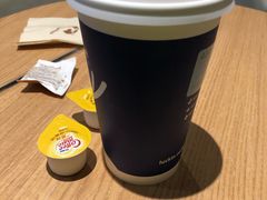 榛果馥芮白-瑞幸咖啡(江南万达三层店)